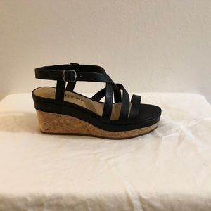 Lucky Brand black leather sandals